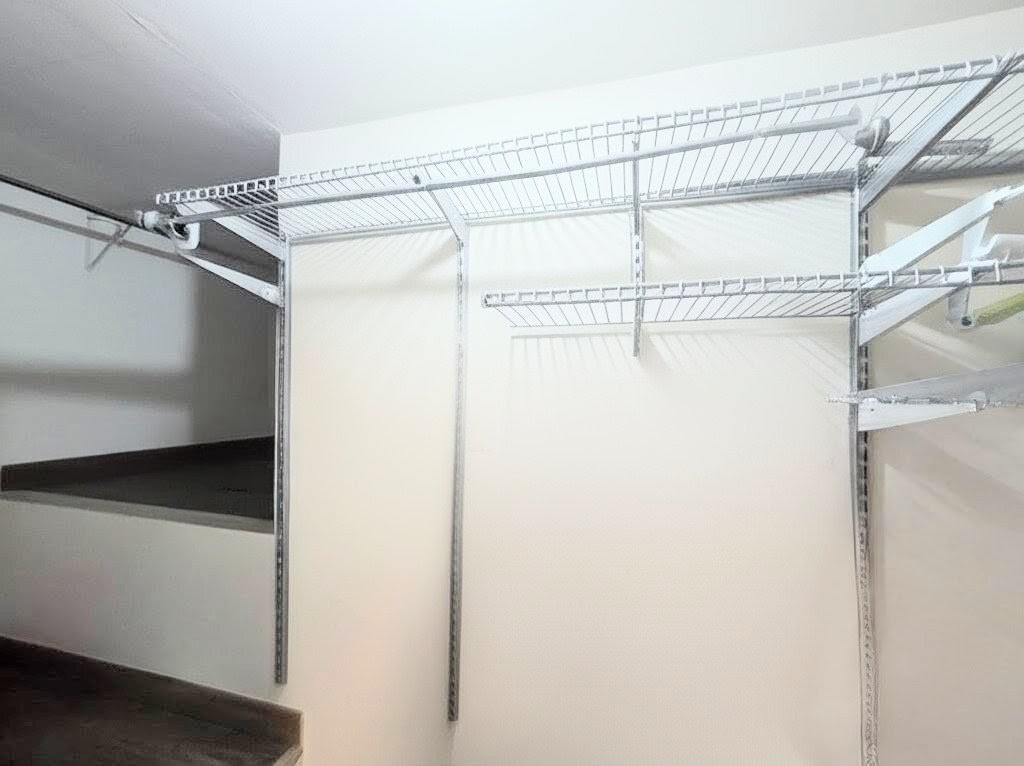 10530 S 82nd Court, Palos Hills, IL 60465