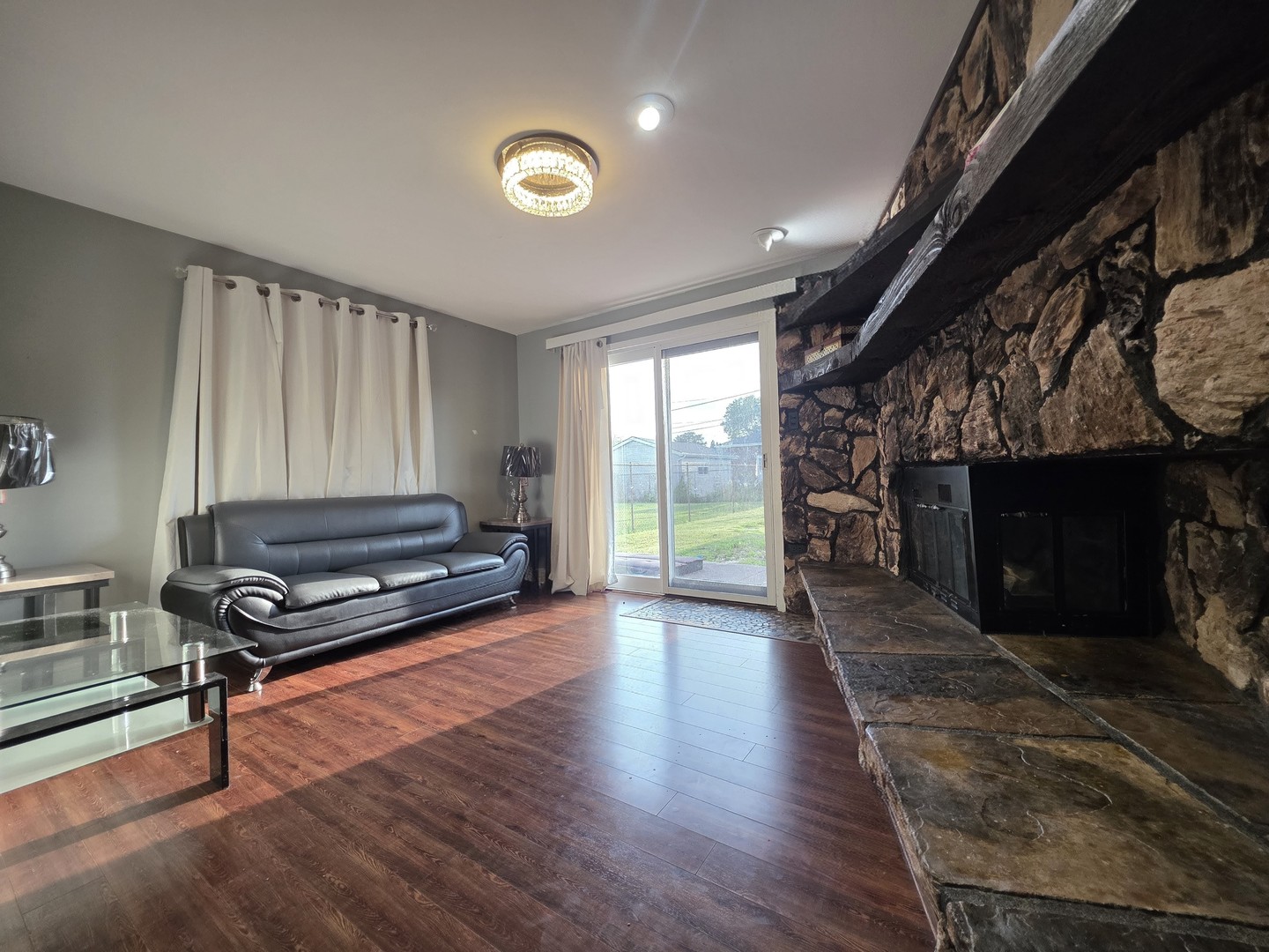 10530 S 82nd Court, Palos Hills, IL 60465