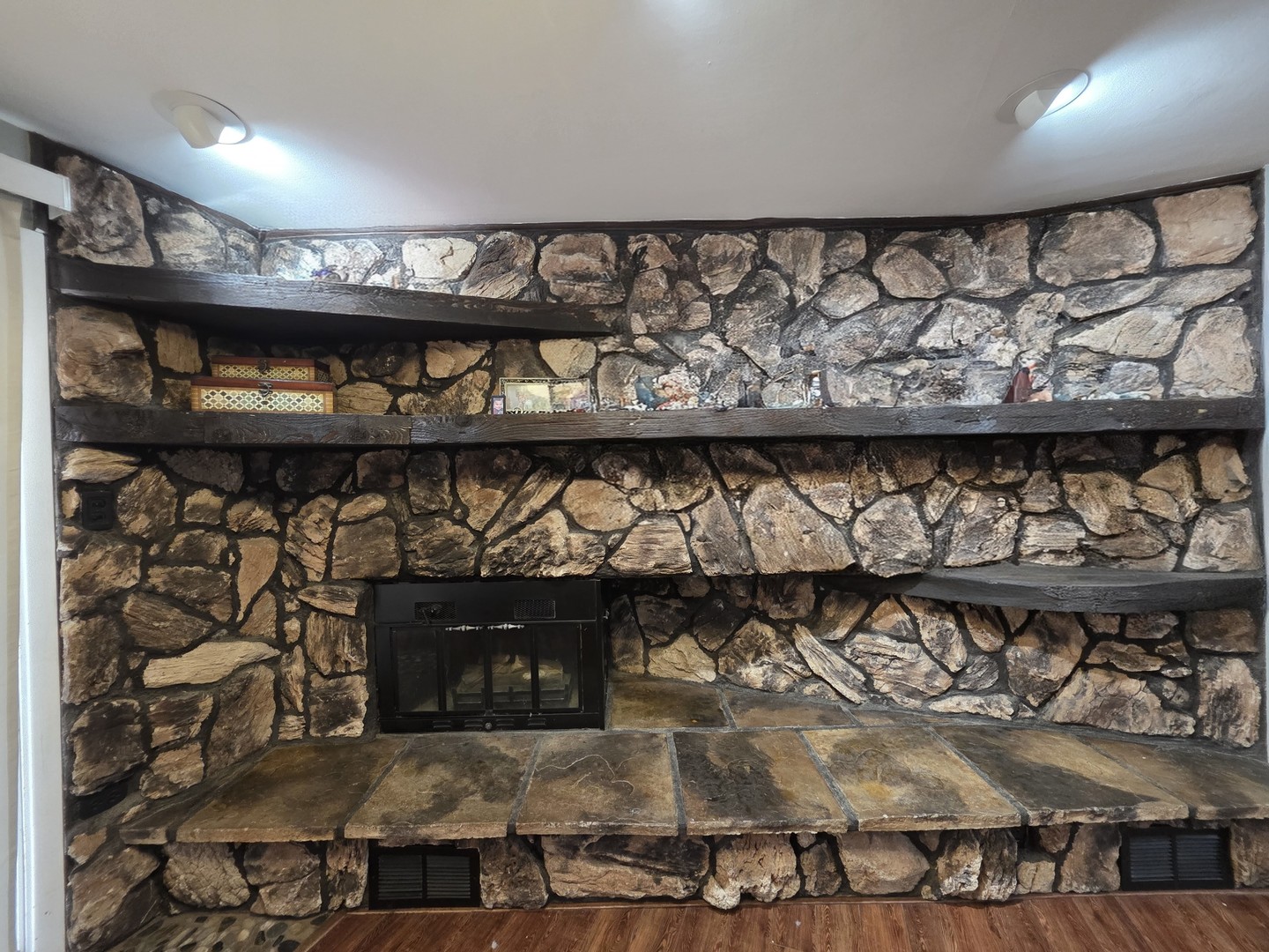 10530 S 82nd Court, Palos Hills, IL 60465