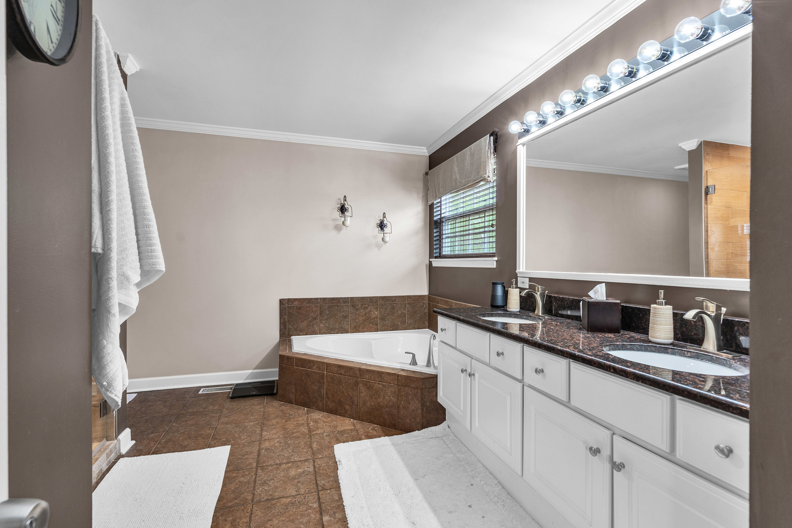 1521 Boulder Bluff Lane, Algonquin, IL 60102