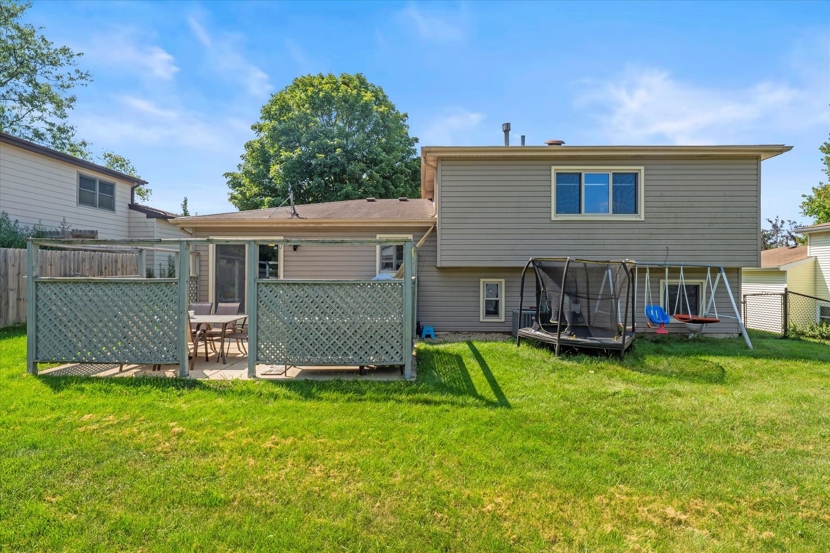 1724 Patricia Lane, St. Charles, IL 60174