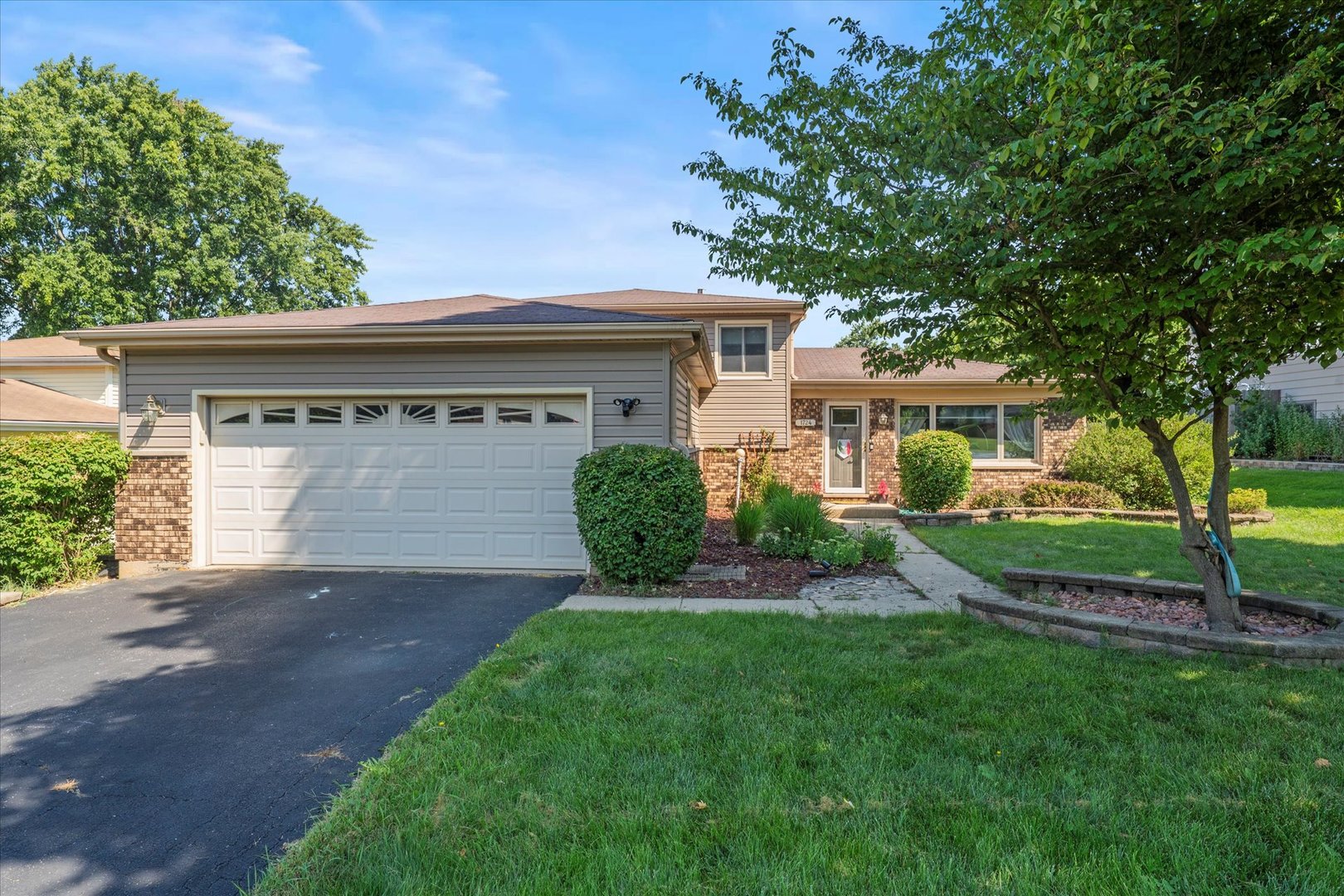 1724 Patricia Lane, St. Charles, IL 60174