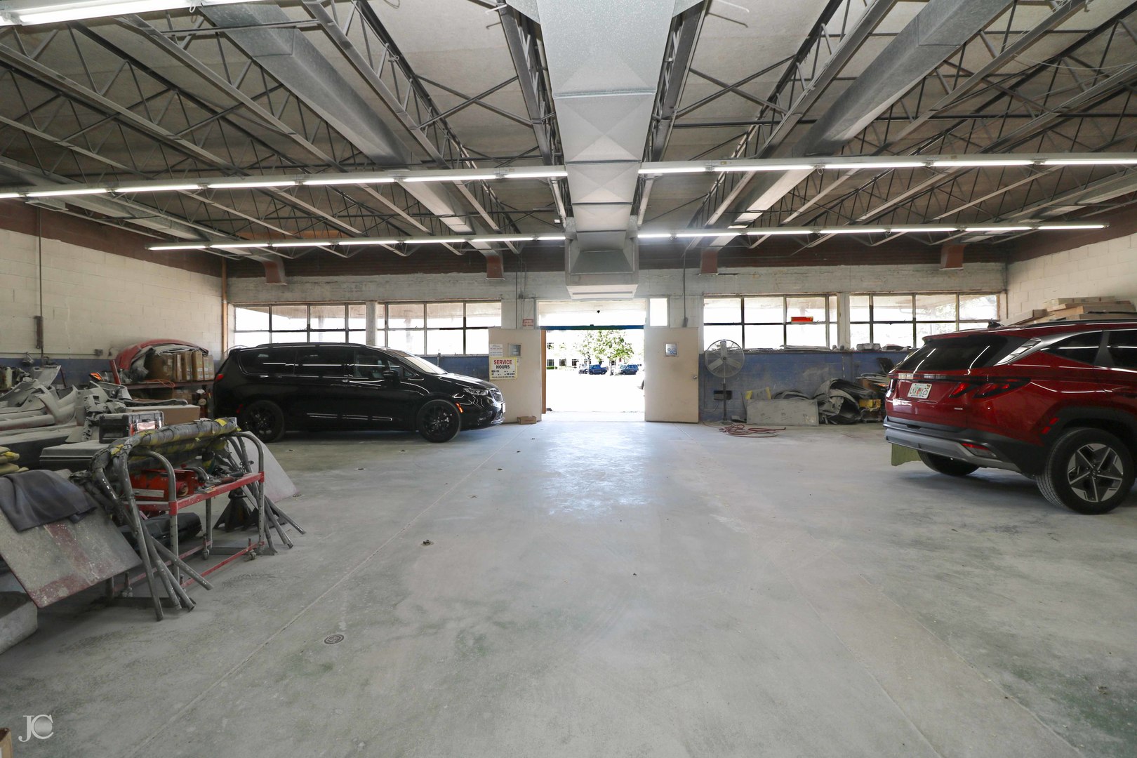 955 Rand Road, Des Plaines, IL 60016