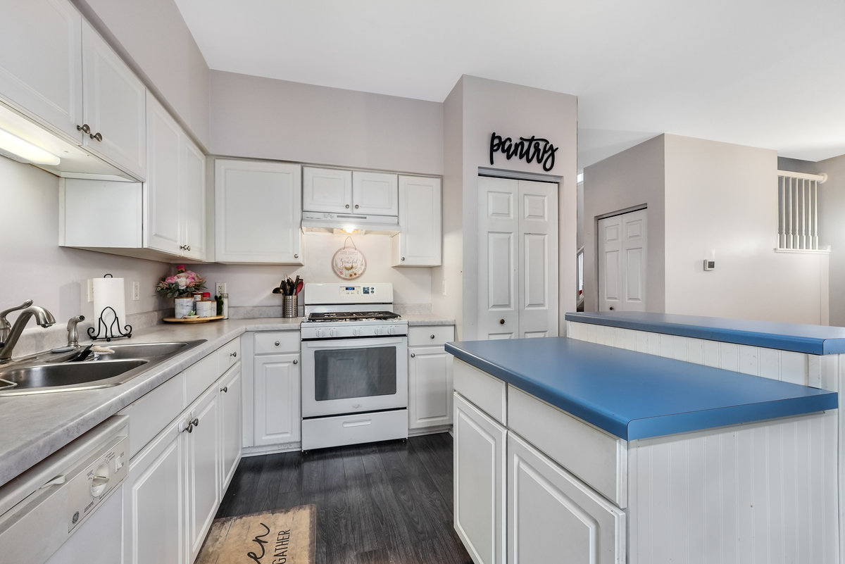 359 Reston Circle, Romeoville, IL 60446