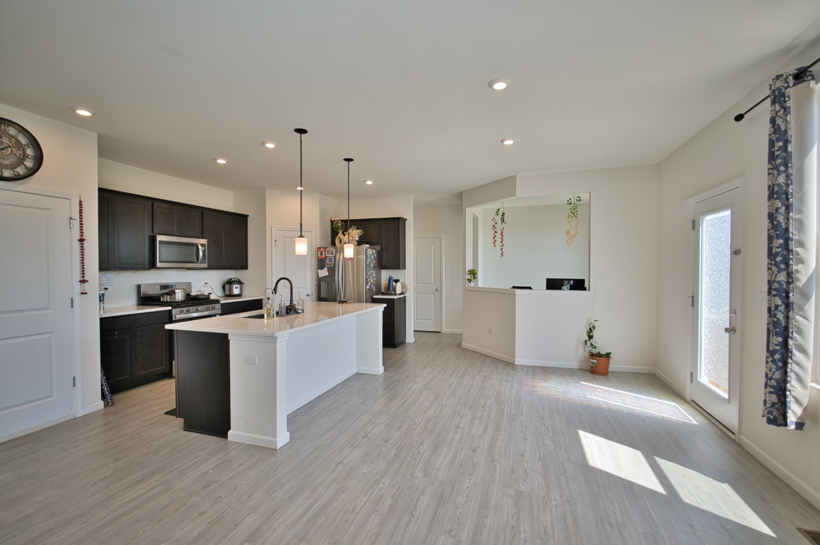 1447 Kessler Drive, Mundelein, IL 60060