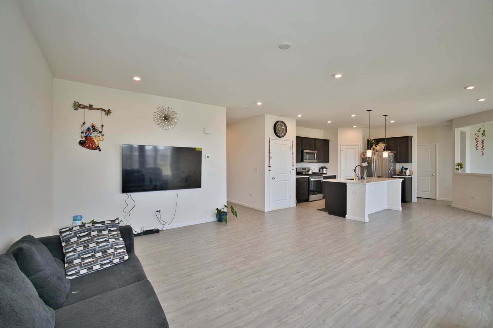 1447 Kessler Drive, Mundelein, IL 60060