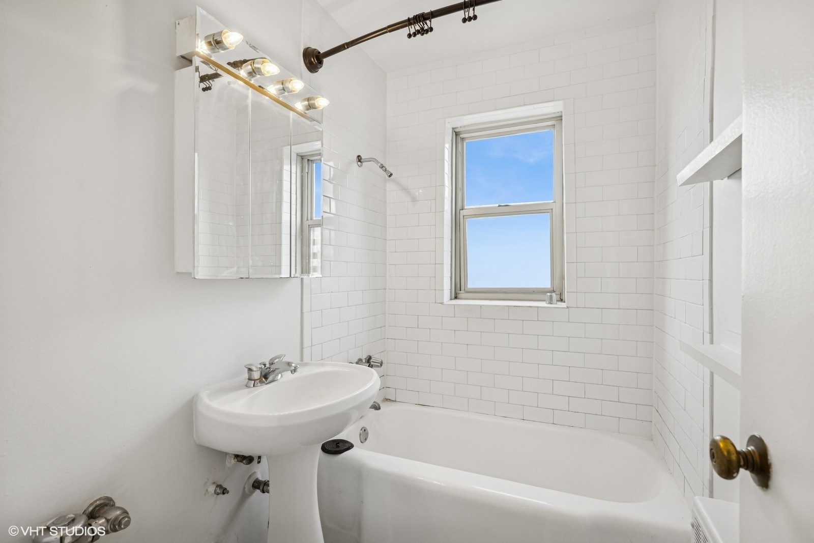 4920 N Marine Drive #512, Chicago, IL 60640