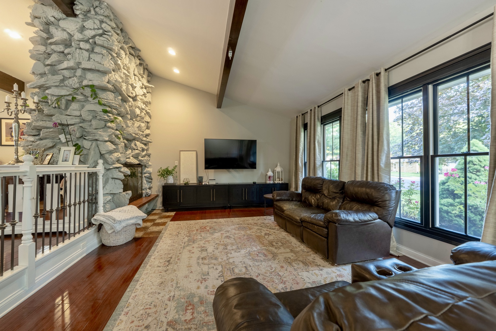 606 Valley Drive, Lemont, IL 60439