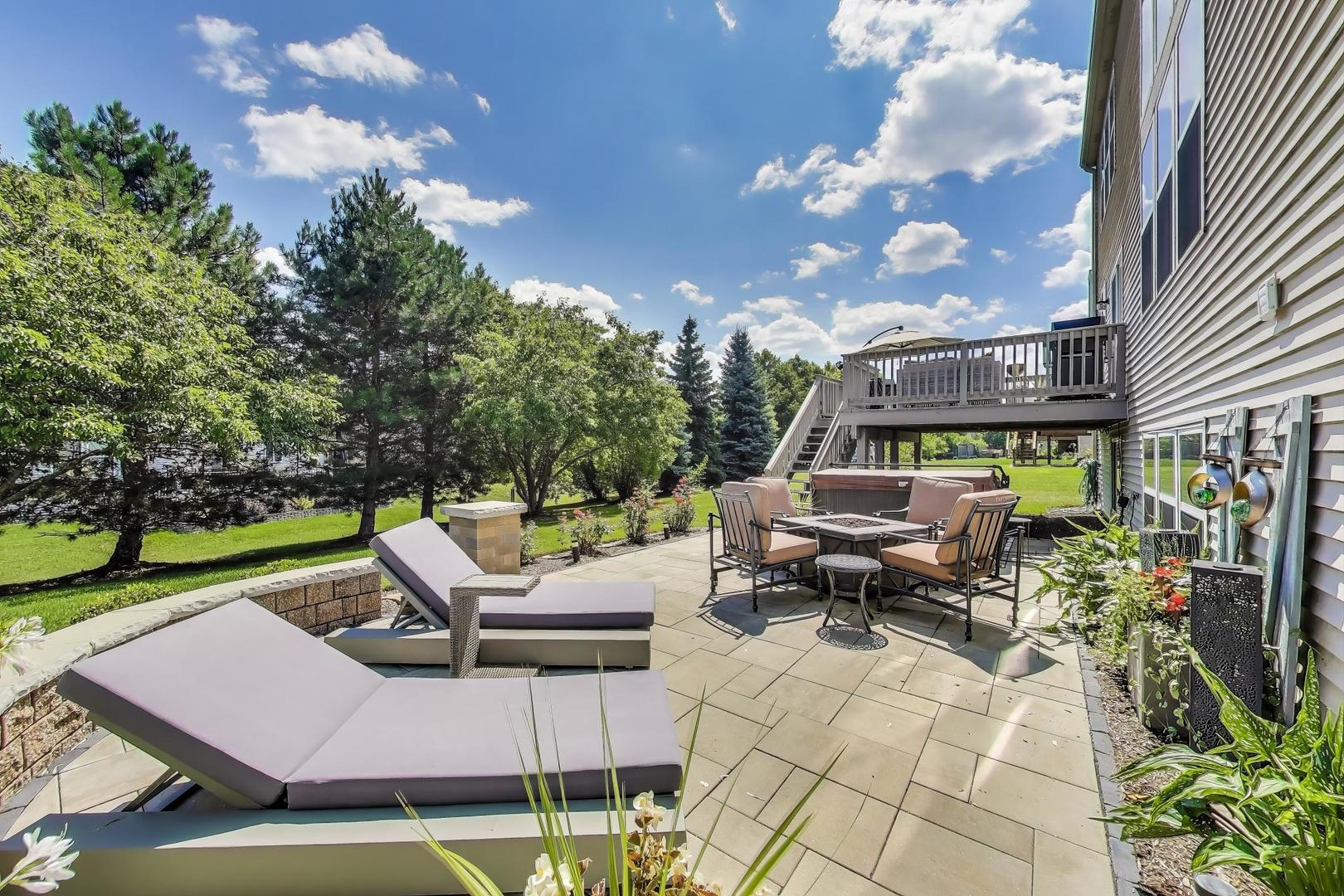 705 Porter Circle, Lindenhurst, IL 60046