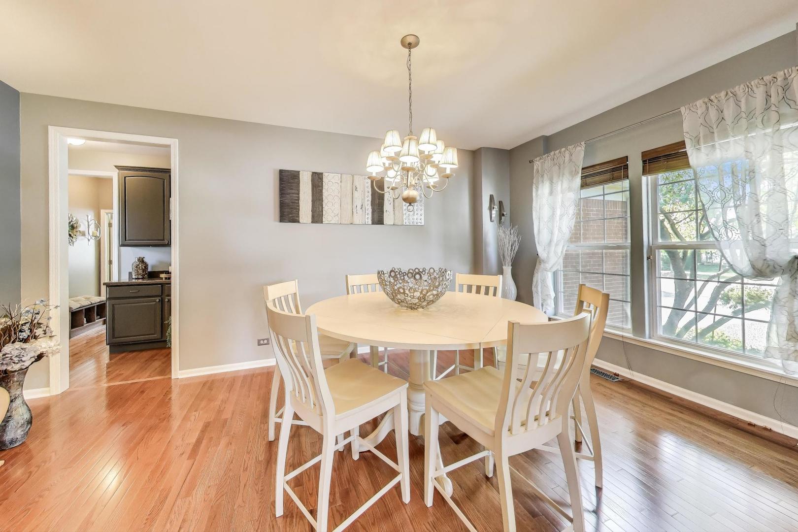705 Porter Circle, Lindenhurst, IL 60046