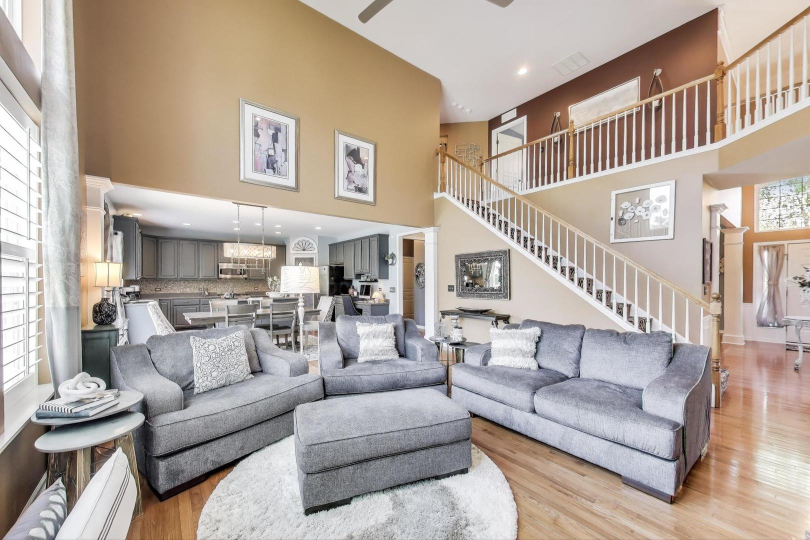 705 Porter Circle, Lindenhurst, IL 60046