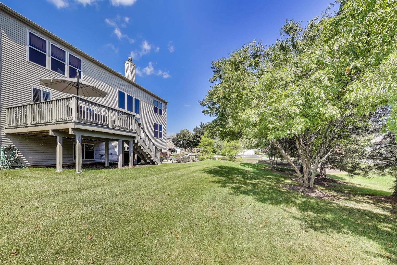 705 Porter Circle, Lindenhurst, IL 60046