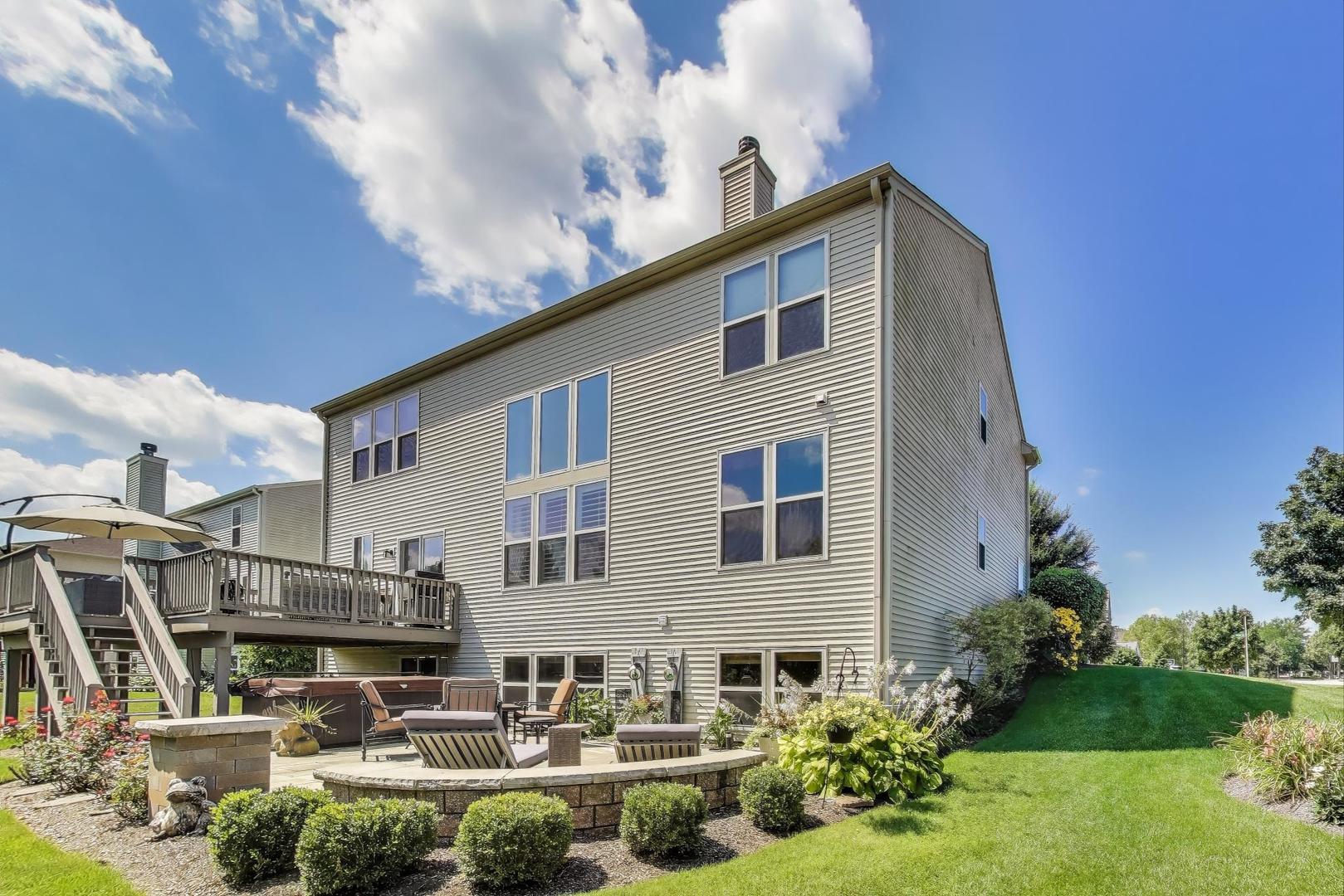 705 Porter Circle, Lindenhurst, IL 60046