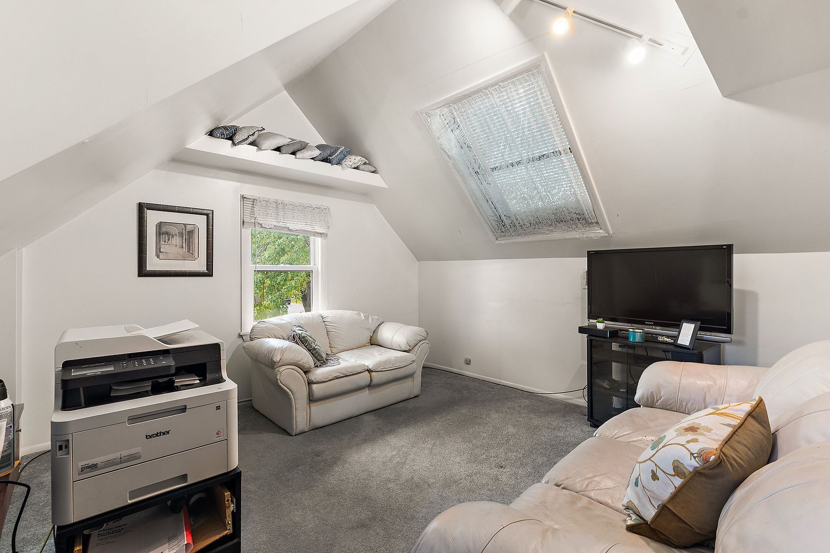 9305 S 78th Avenue, Hickory Hills, IL 60457