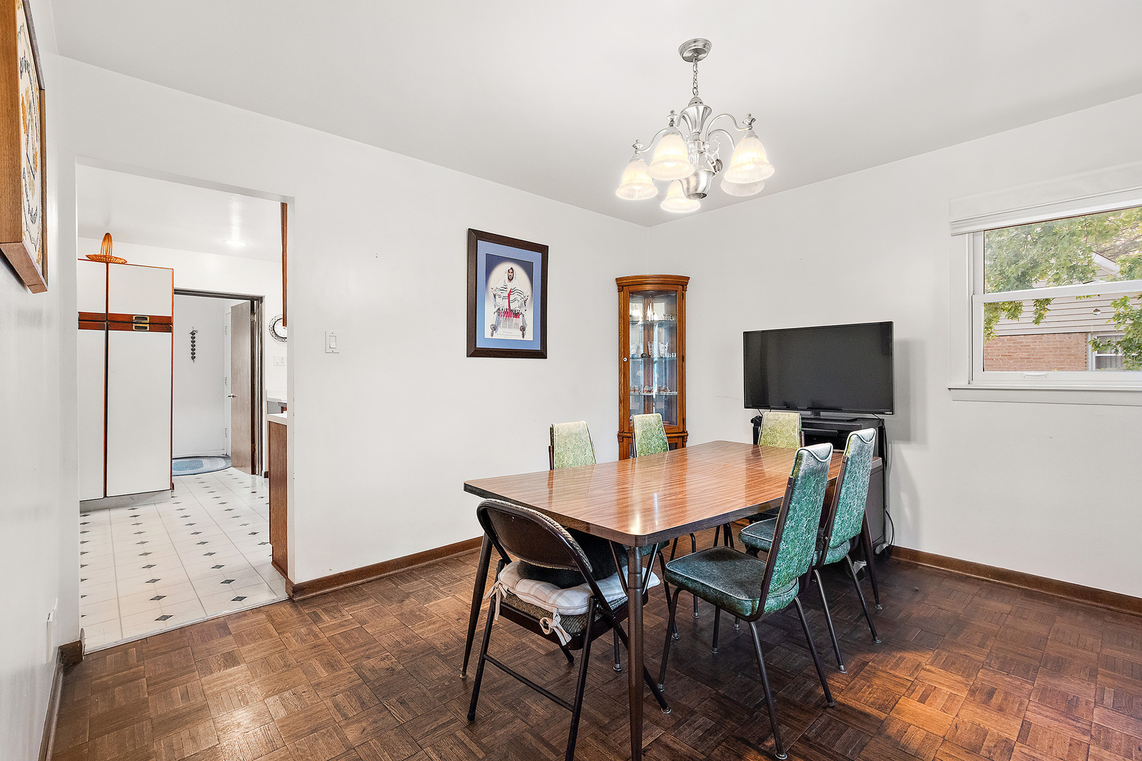 9305 S 78th Avenue, Hickory Hills, IL 60457