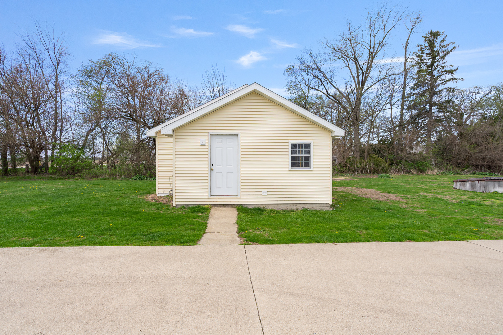 2697 River Road, Kankakee, IL 60901