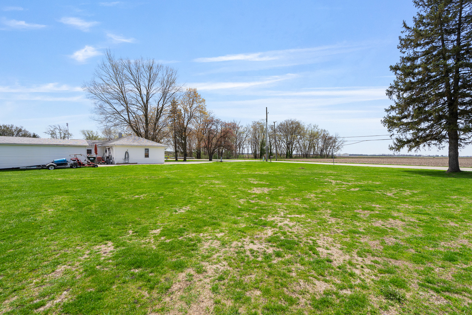 2697 River Road, Kankakee, IL 60901