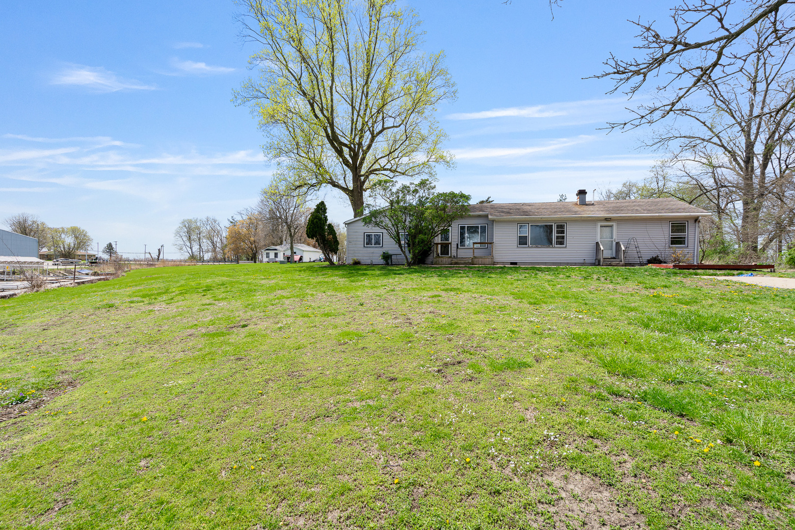 2697 River Road, Kankakee, IL 60901