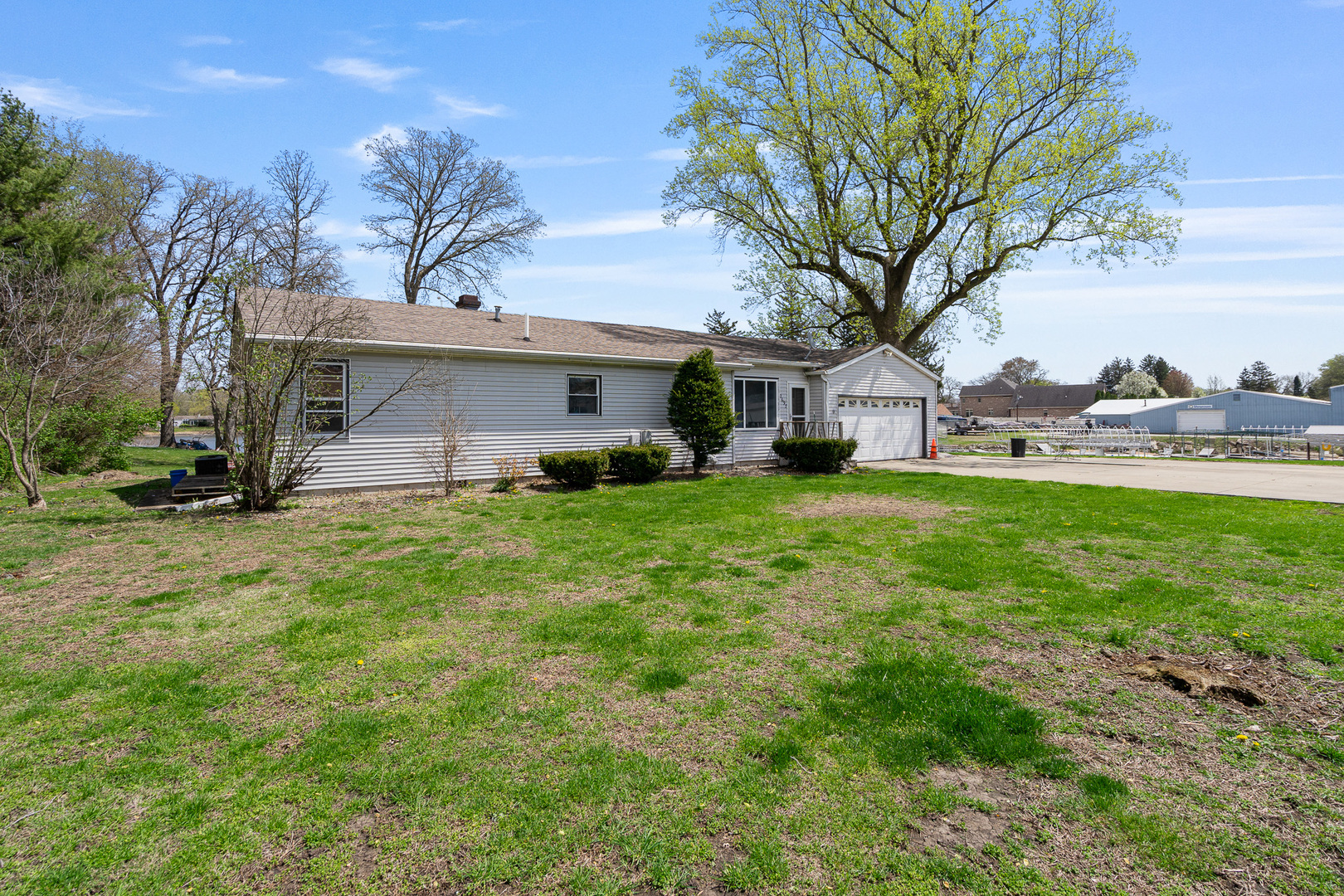 2697 River Road, Kankakee, IL 60901