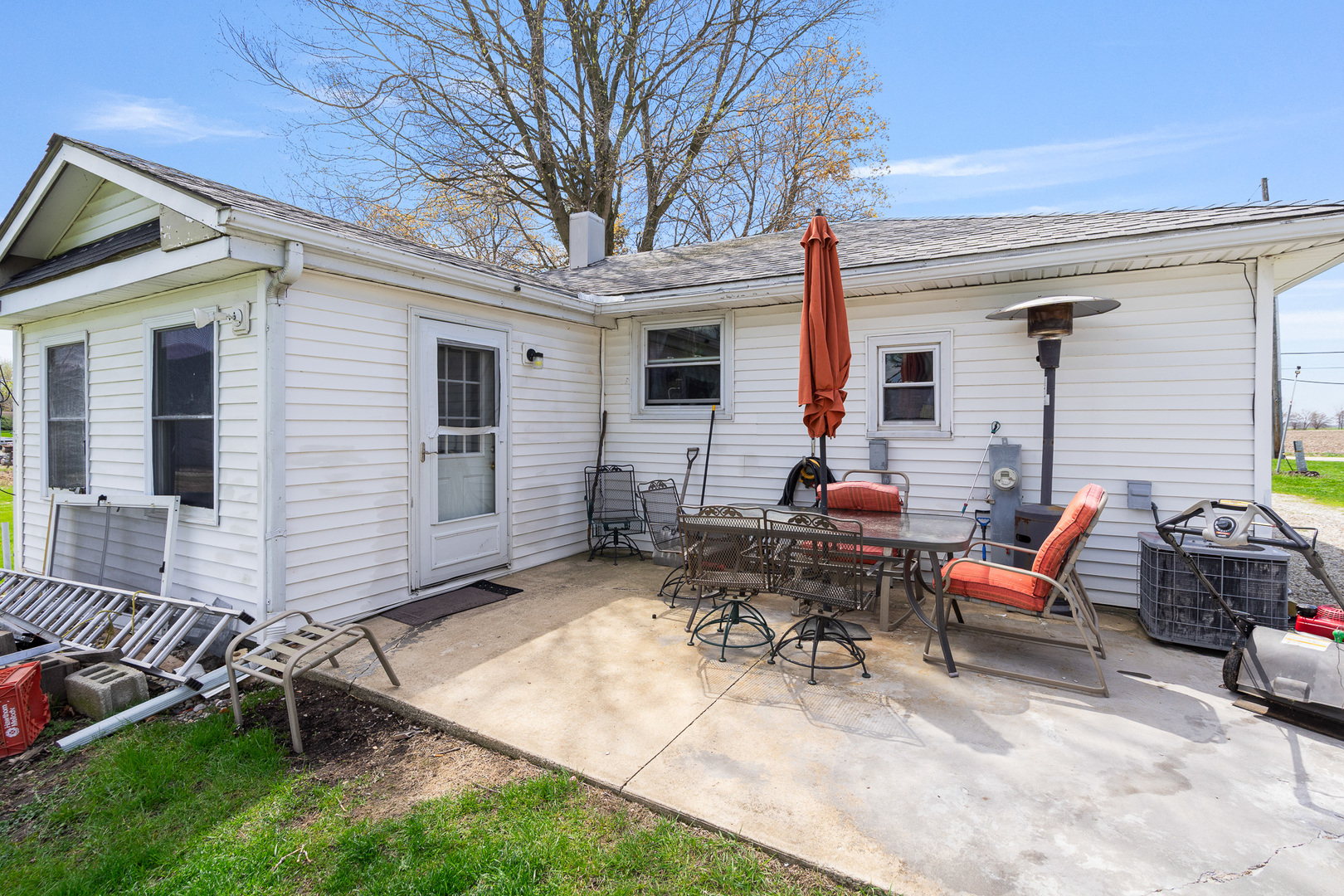 2697 River Road, Kankakee, IL 60901