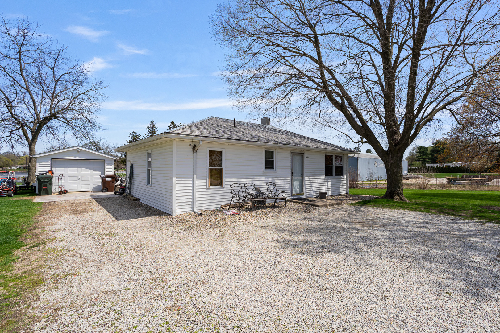 2697 River Road, Kankakee, IL 60901