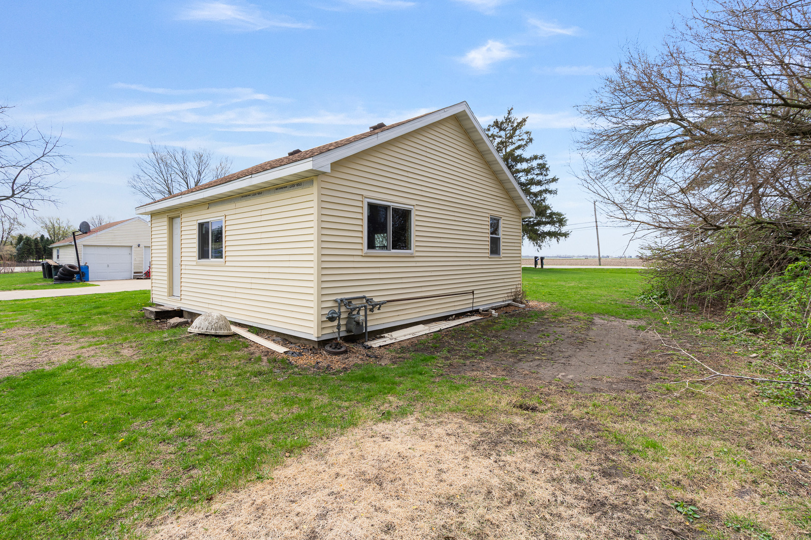 2697 River Road, Kankakee, IL 60901