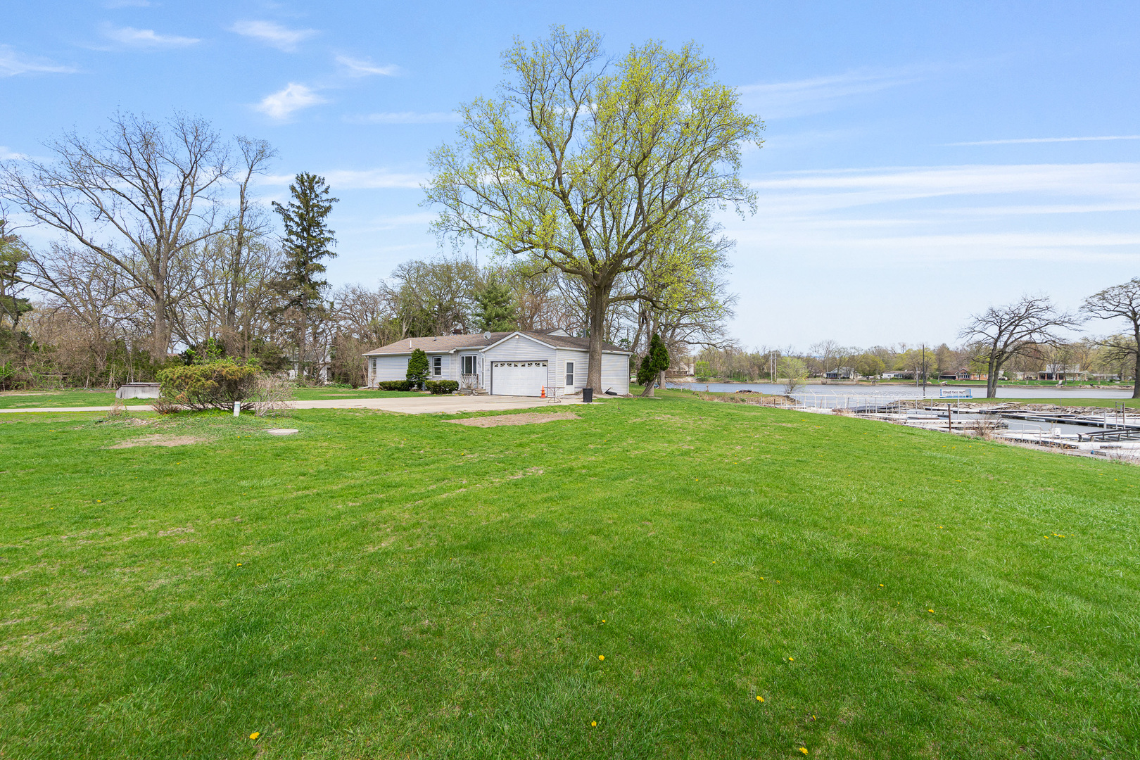 2697 River Road, Kankakee, IL 60901