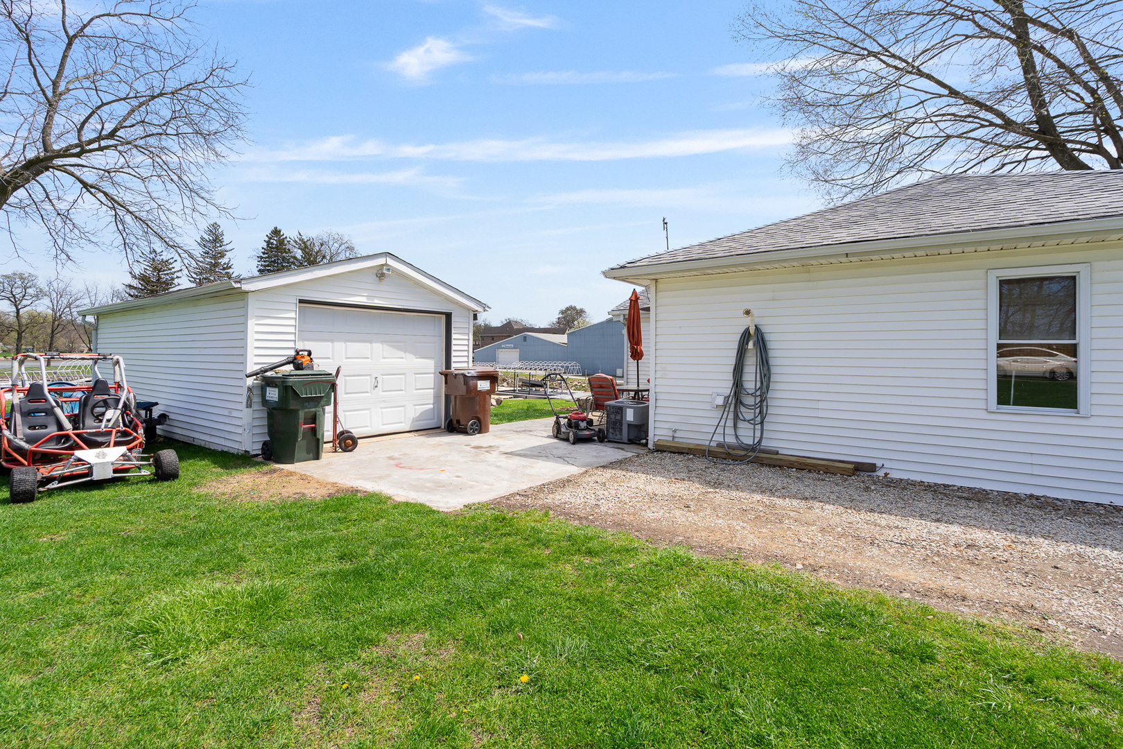 2697 River Road, Kankakee, IL 60901