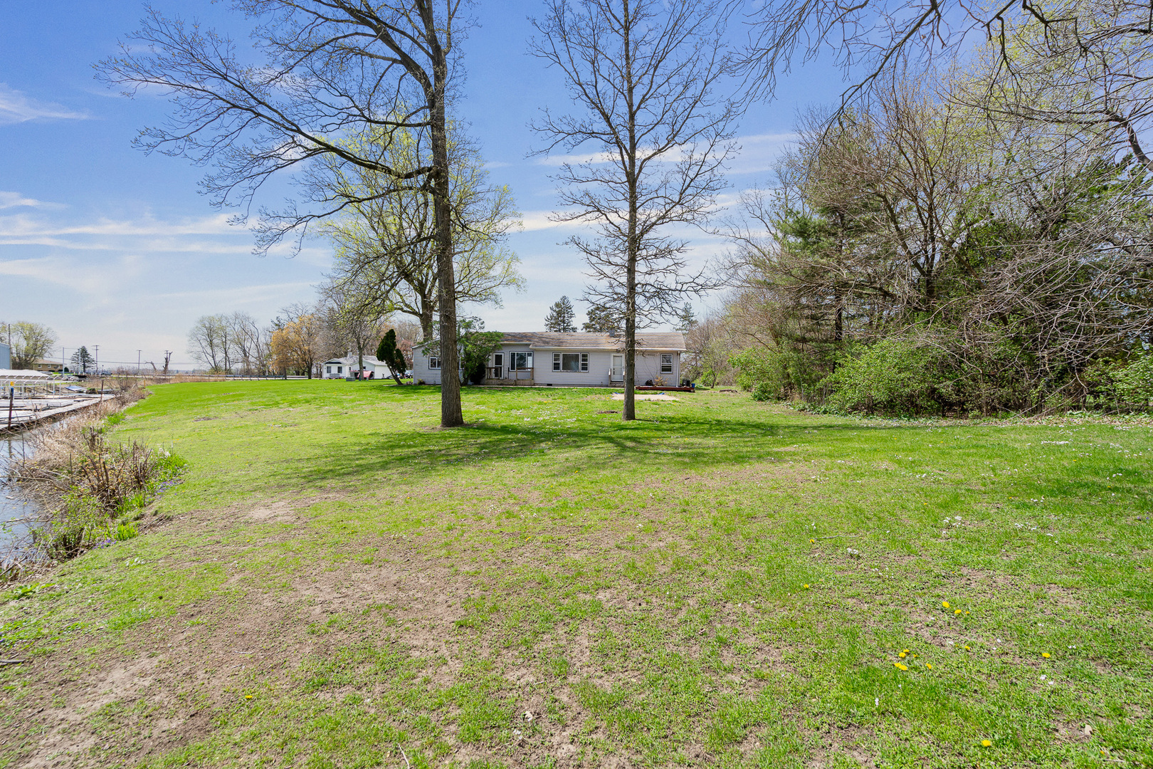 2697 River Road, Kankakee, IL 60901