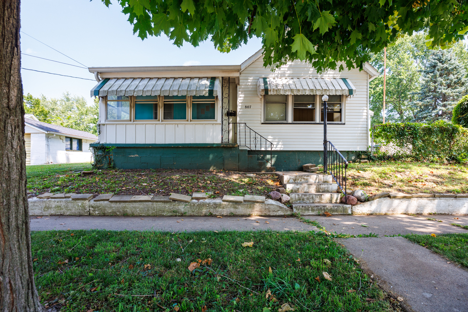 807 N Western Avenue, Bloomington, IL 61701