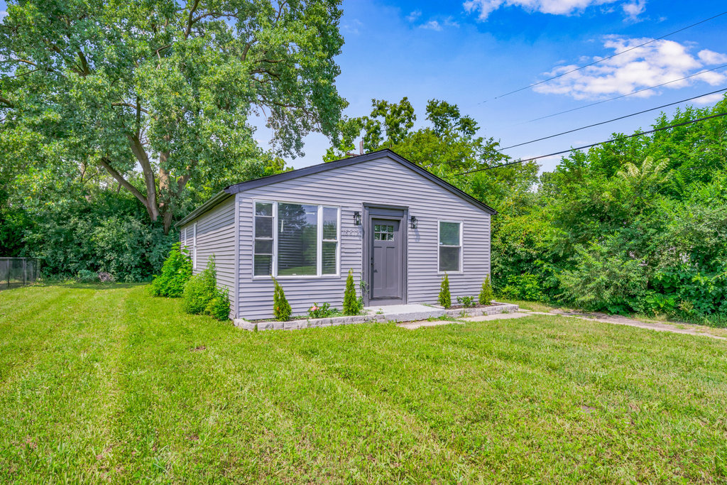 15812 Lincoln Avenue, Harvey, IL 60426