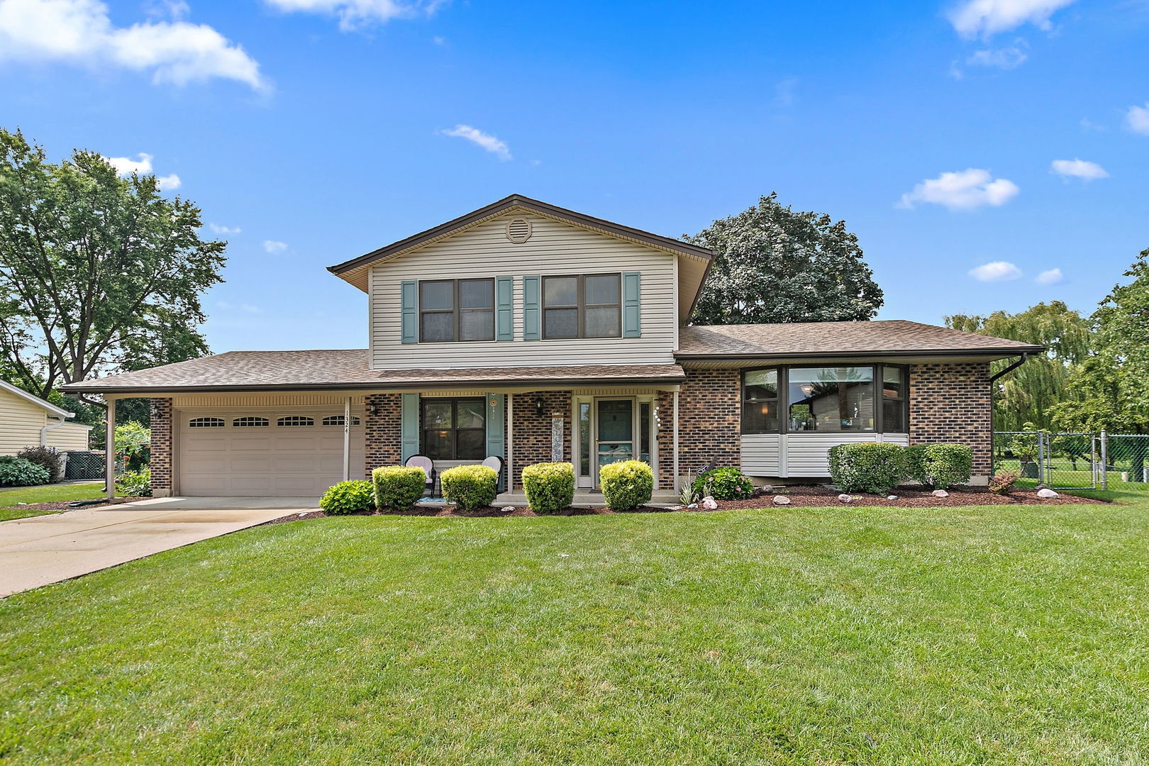 1324 PARKER Place, Elk Grove Village, IL 60007