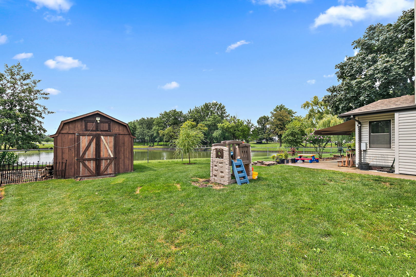 1324 PARKER Place, Elk Grove Village, IL 60007