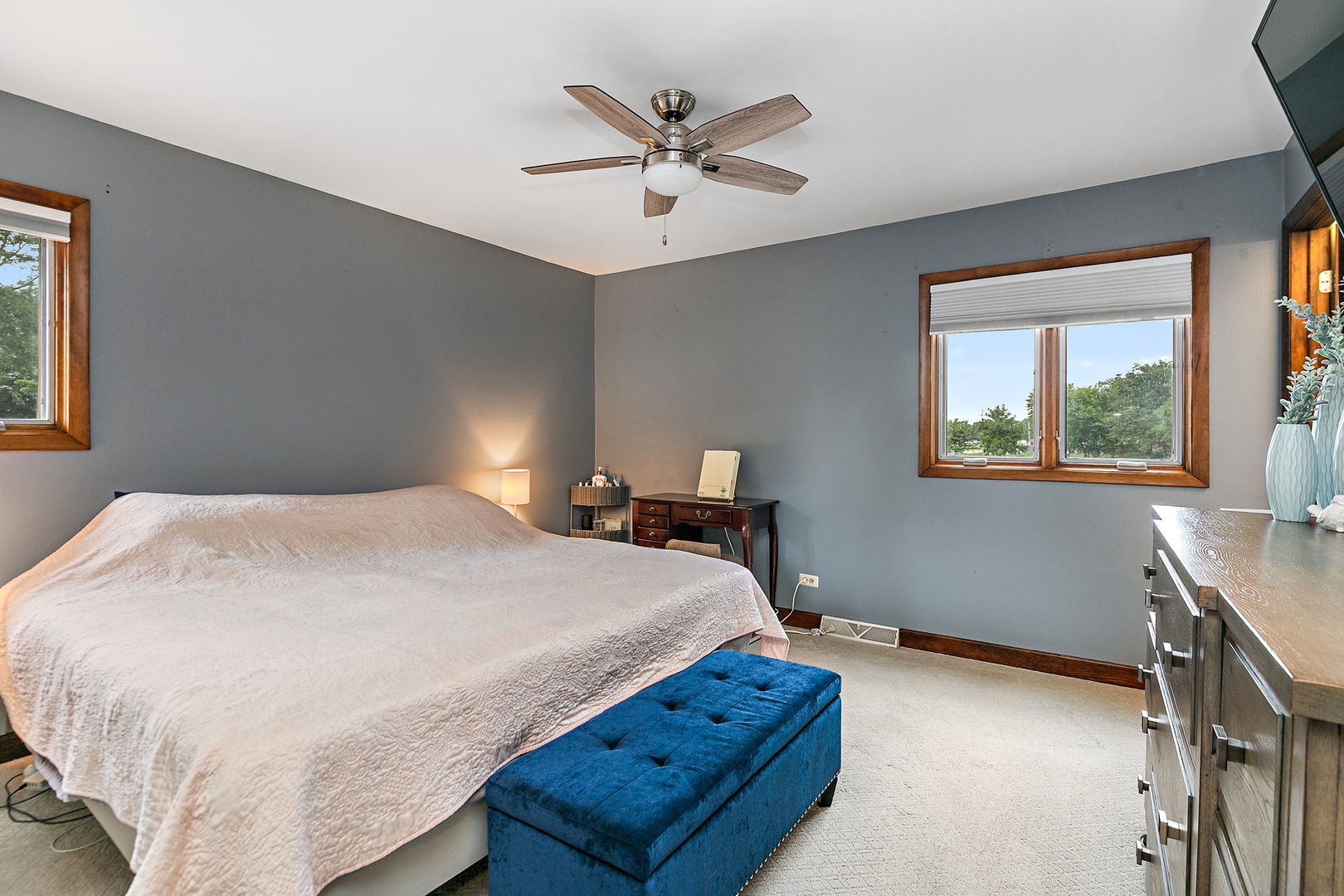 1324 PARKER Place, Elk Grove Village, IL 60007