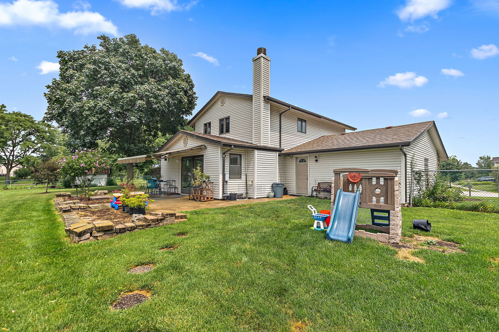 1324 PARKER Place, Elk Grove Village, IL 60007