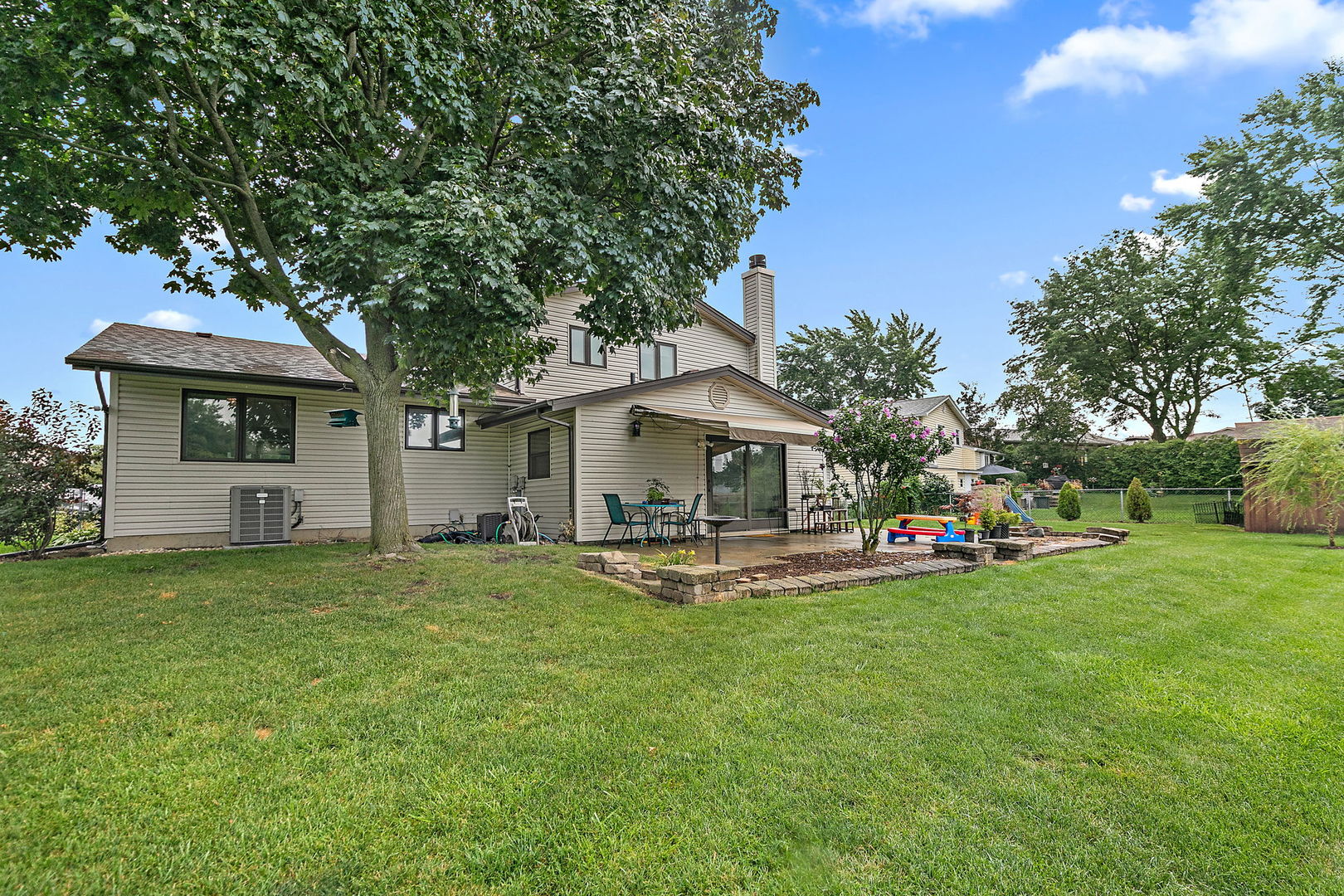 1324 PARKER Place, Elk Grove Village, IL 60007