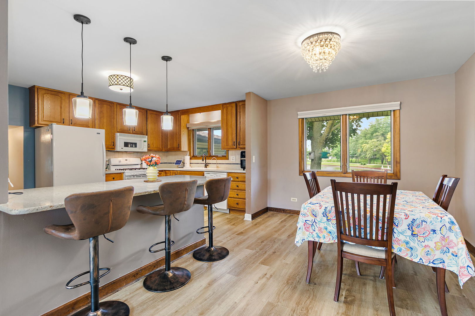 1324 PARKER Place, Elk Grove Village, IL 60007