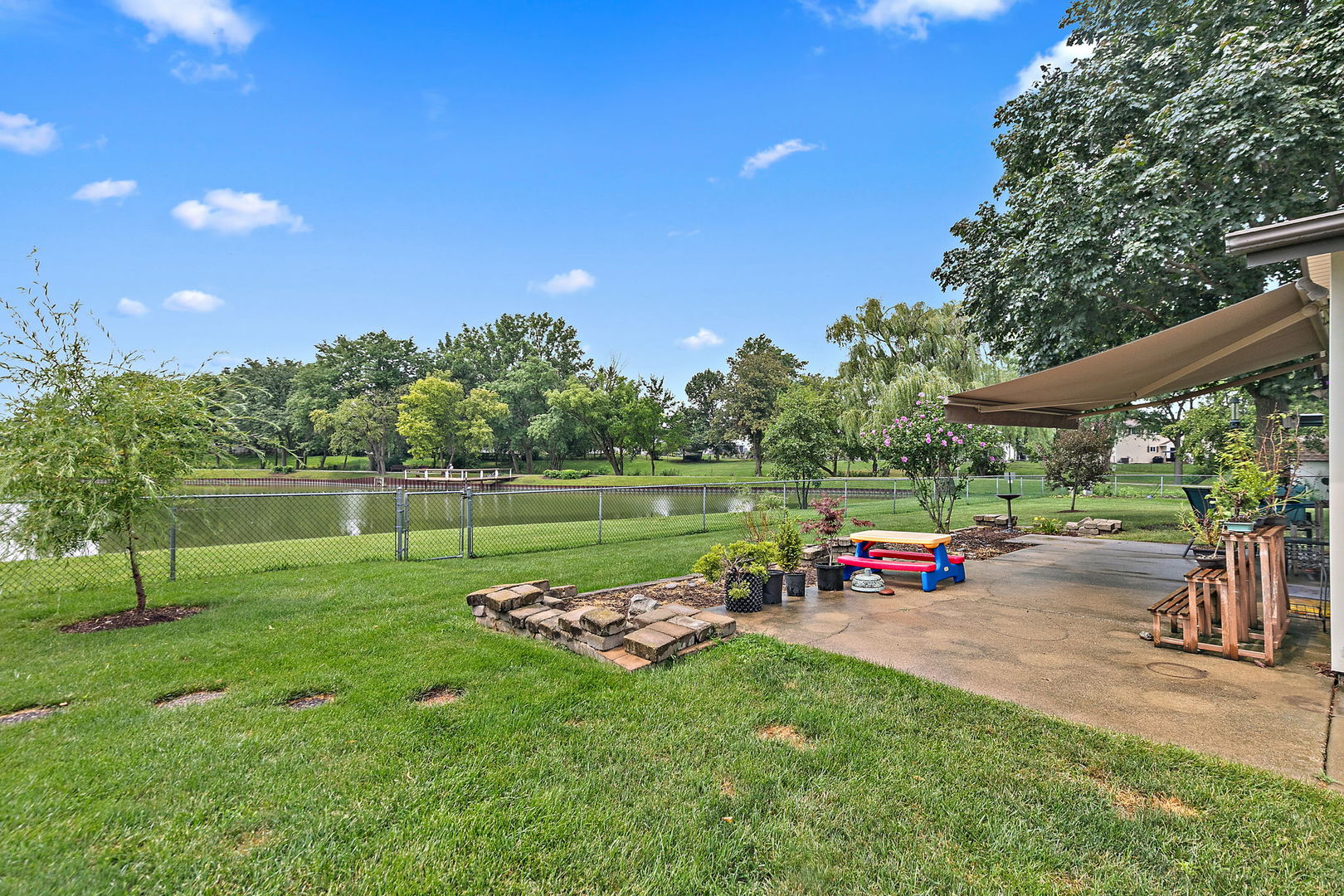 1324 PARKER Place, Elk Grove Village, IL 60007