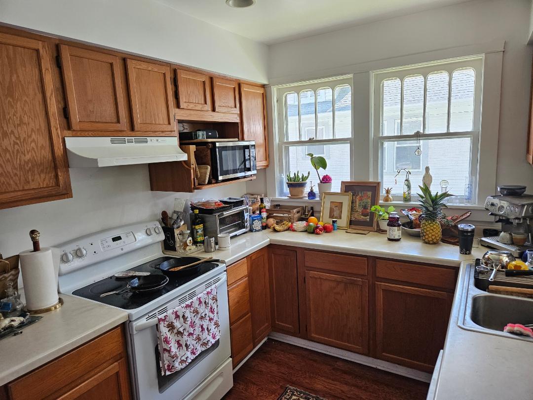 25 S Lord Street, Carpentersville, IL 60110