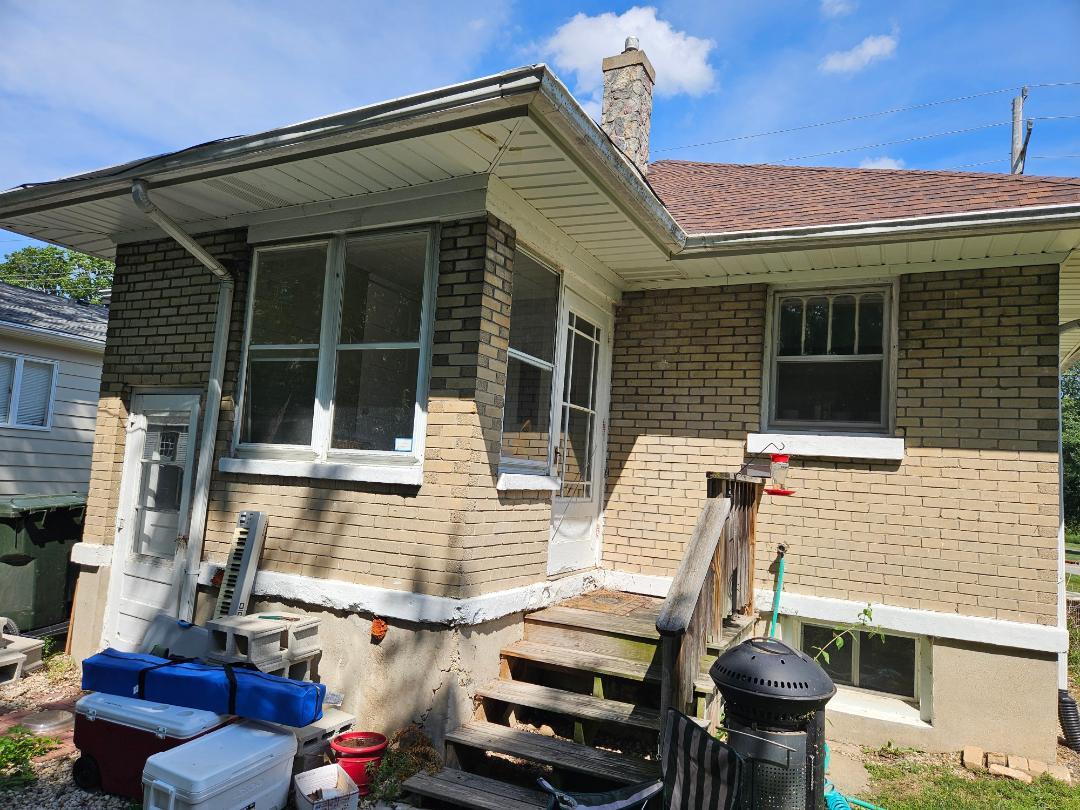 25 S Lord Street, Carpentersville, IL 60110
