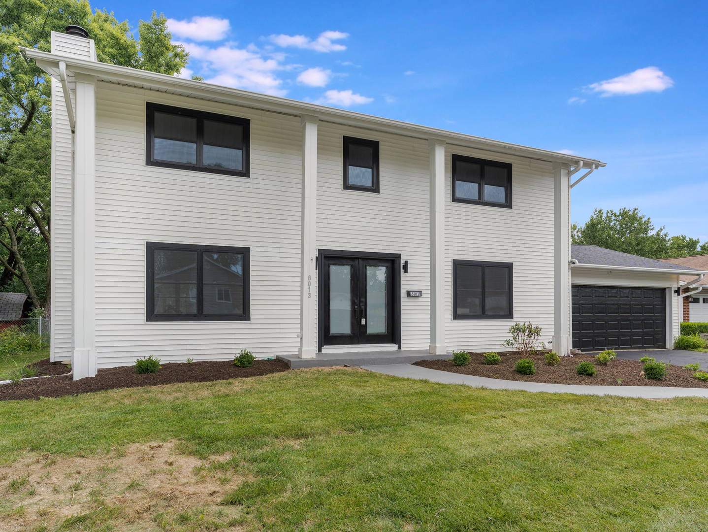 6013 Perry Drive, Woodridge, IL 60517