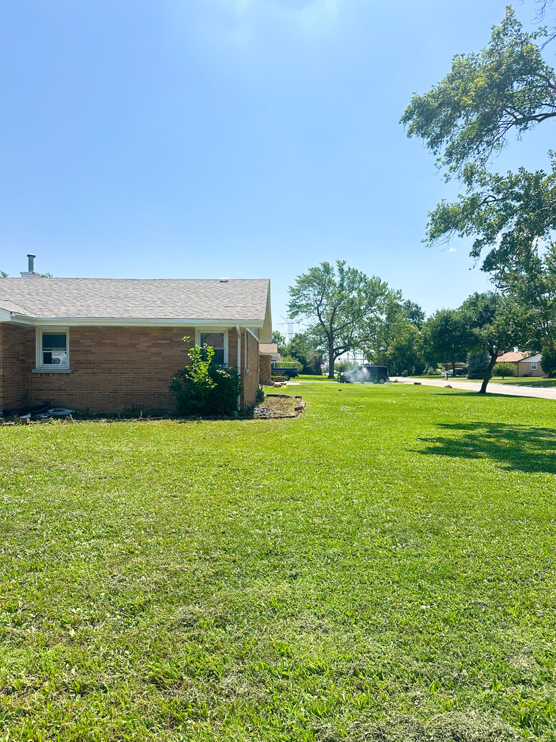 9405 S 76th Court, Hickory Hills, IL 60457