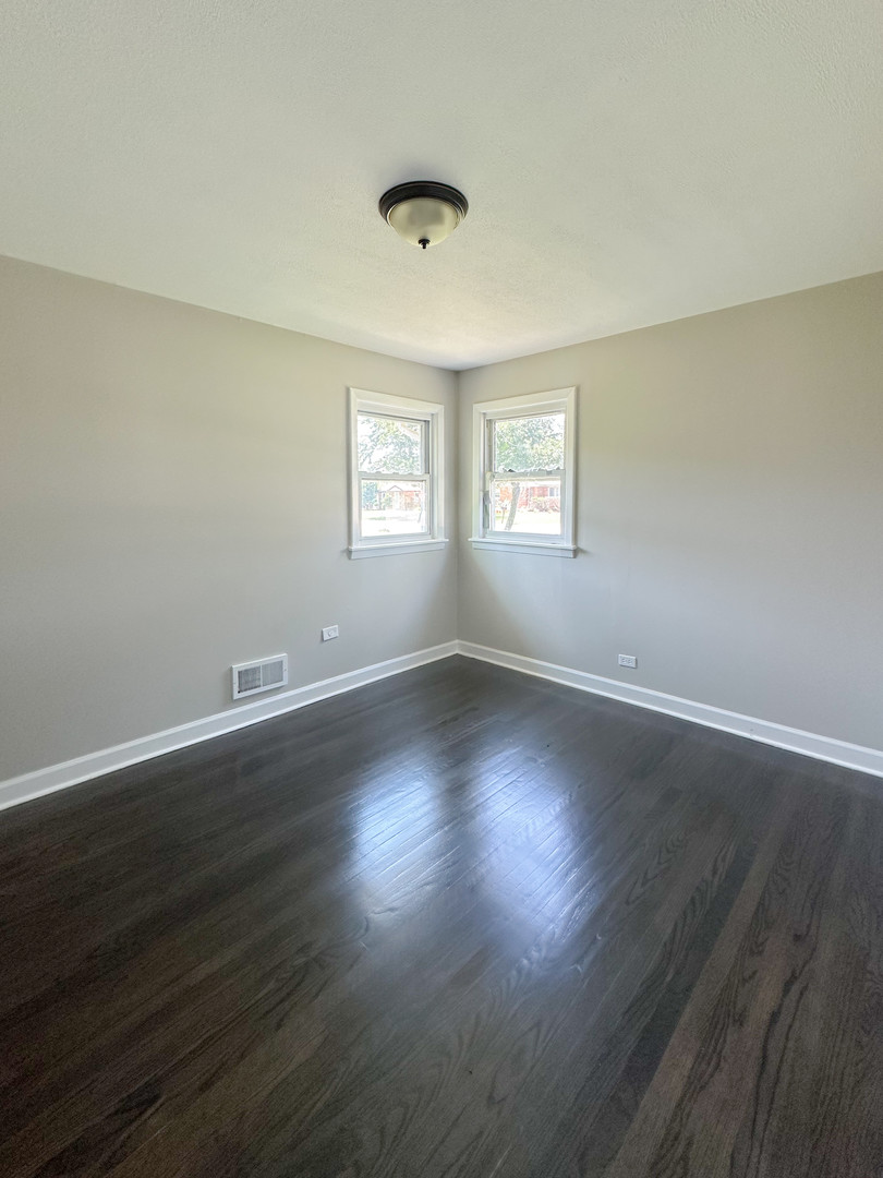9405 S 76th Court, Hickory Hills, IL 60457