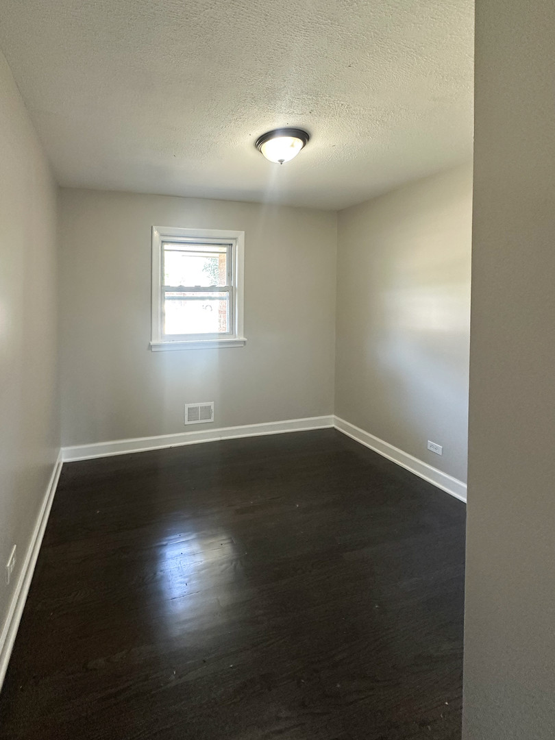 9405 S 76th Court, Hickory Hills, IL 60457