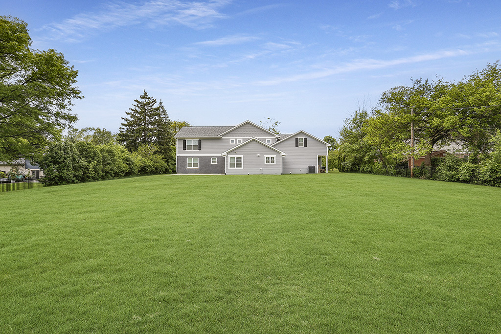 8081 Tennessee Avenue, Willowbrook, IL 60527