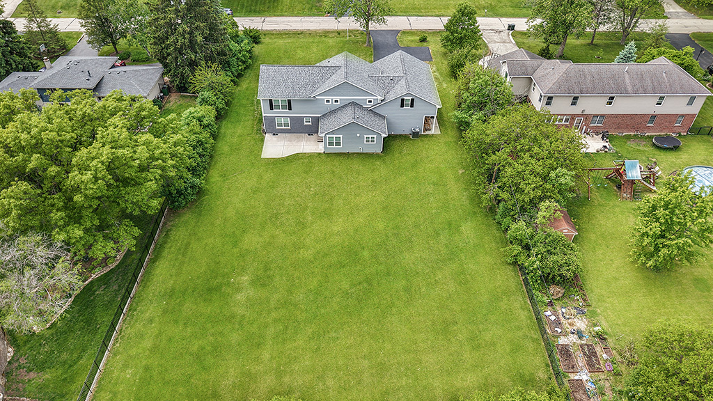 8081 Tennessee Avenue, Willowbrook, IL 60527
