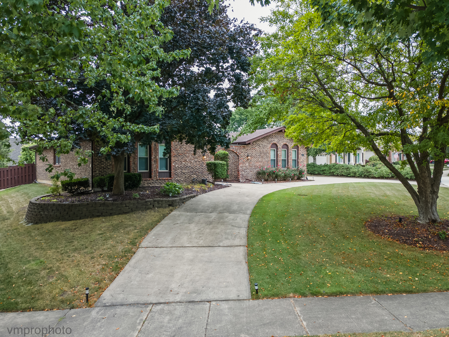923 S Stonehedge Lane, Palatine, IL 60067