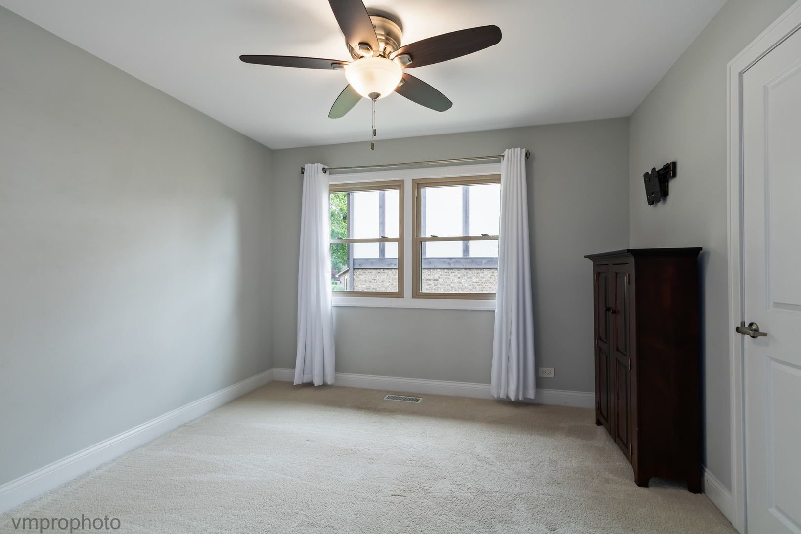 923 S Stonehedge Lane, Palatine, IL 60067
