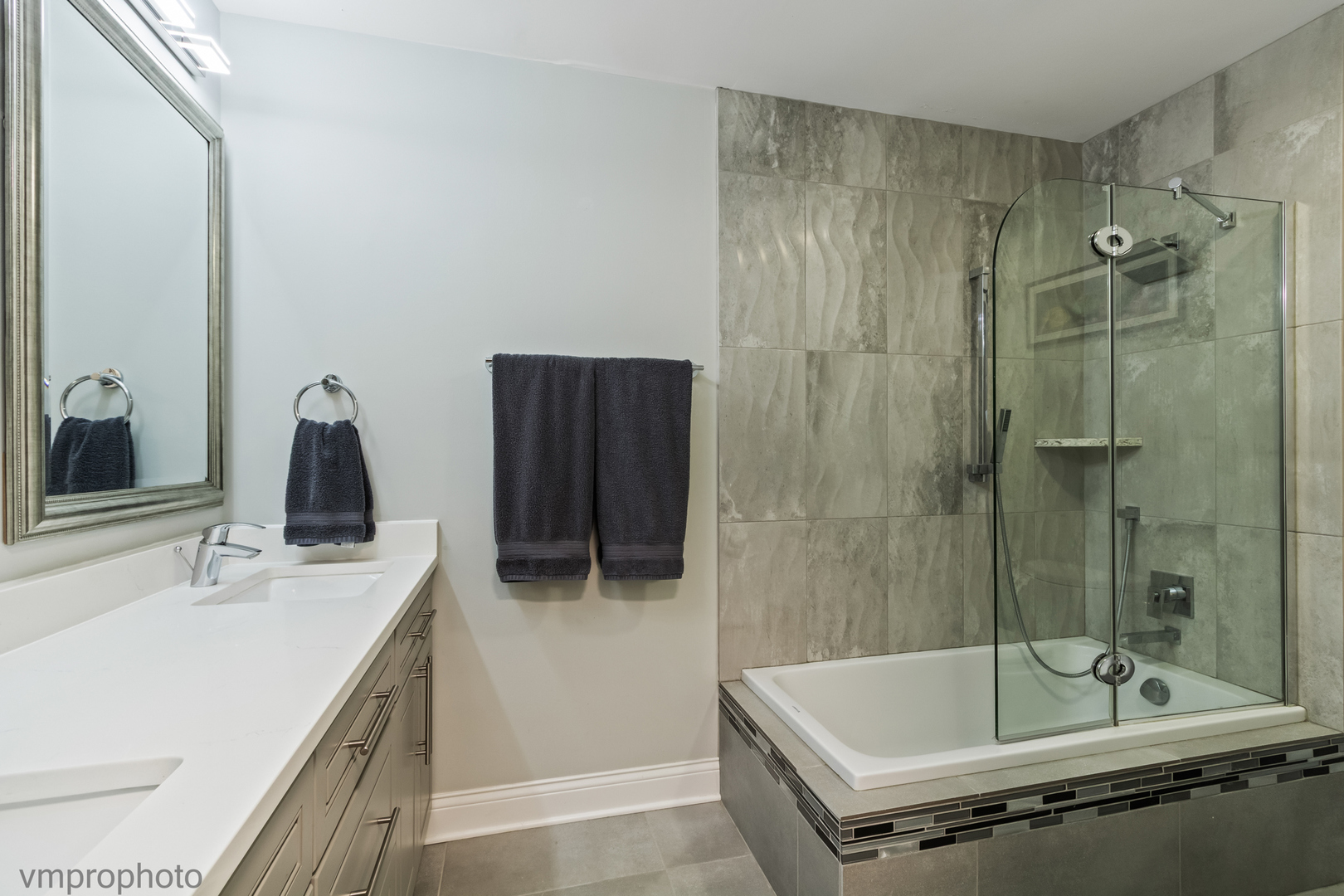 923 S Stonehedge Lane, Palatine, IL 60067