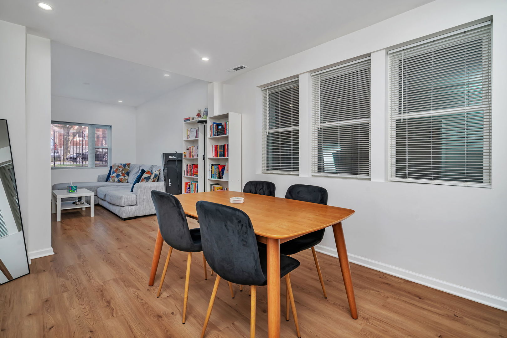 3504 S Union Avenue, Chicago, IL 60609